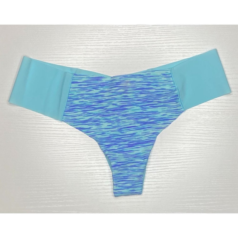NWT VS PINK Blue Low Rise Thong Medium